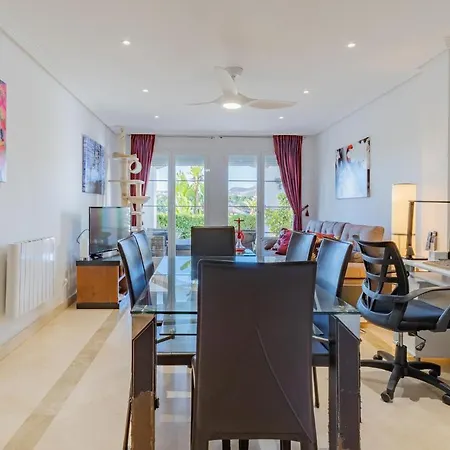 Lovely In Apartment *