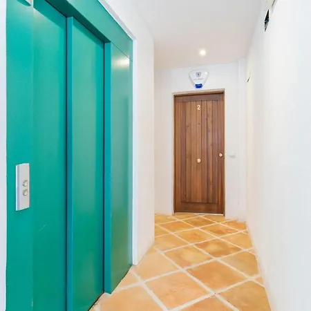 Apartment Lovely In